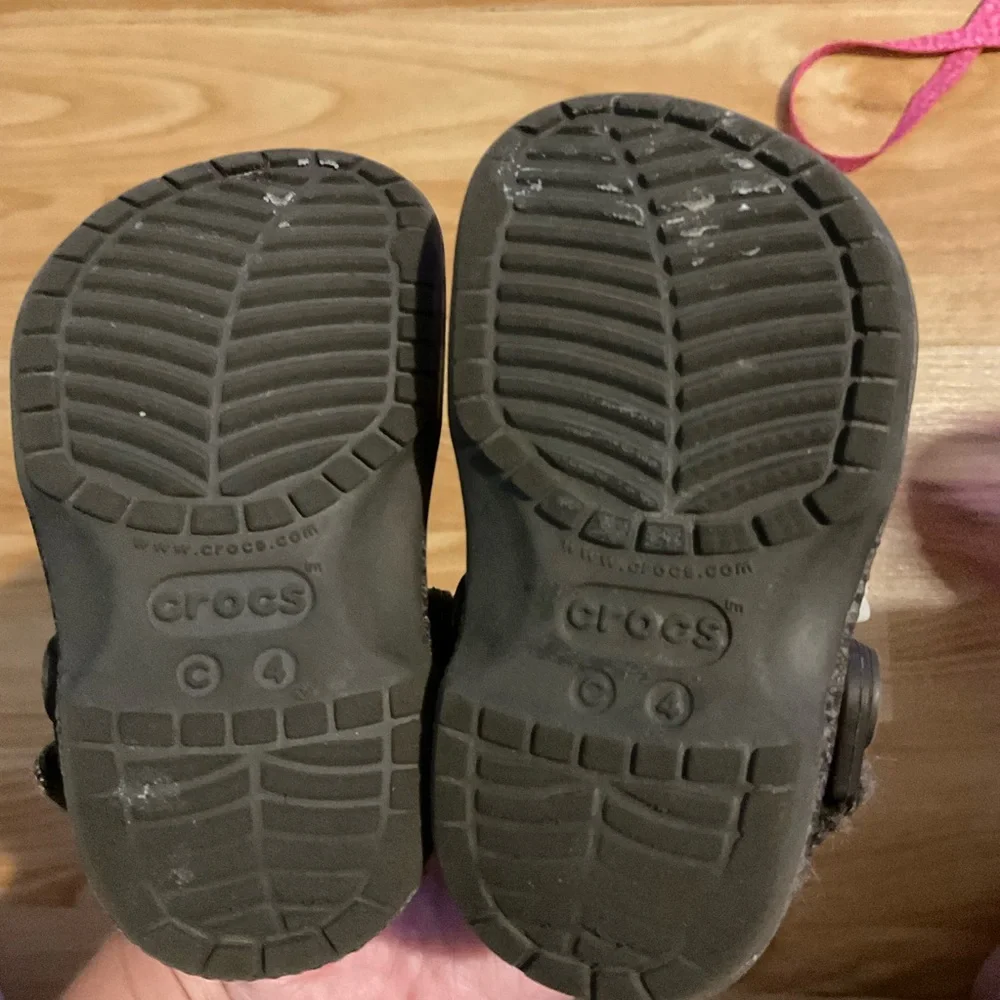 Carrots x crocs‎ shows